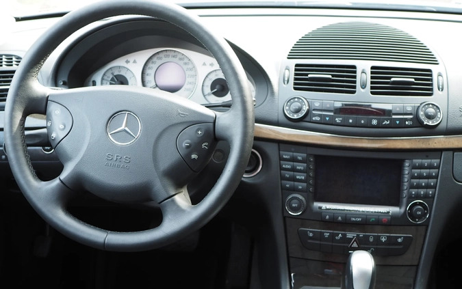 Mercedes-Benz Klasa E cena 41900 przebieg: 118886, rok produkcji 2002 z Mirsk małe 781